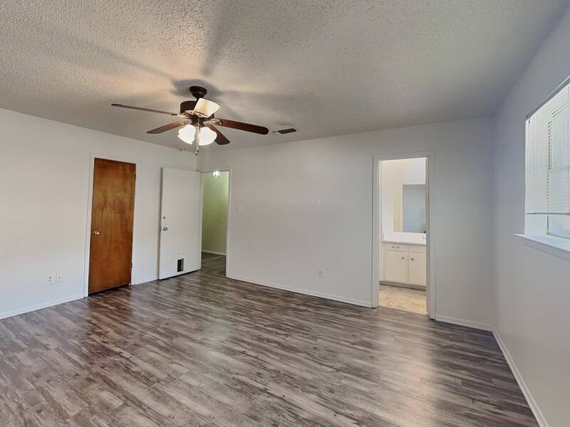 Apartment for rent at 6220 Wheaton Dr, Fort Worth, TX 76133