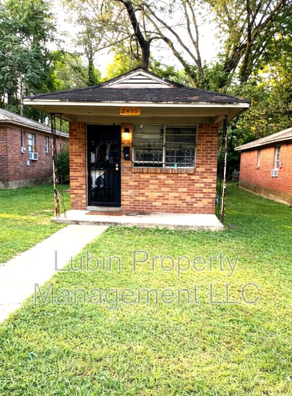House for rent at 2455 Douglass Ave, Memphis, TN 38114