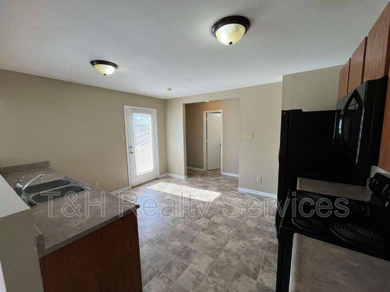 House for rent at 1422 Dowell St, Greenwood, IN 46143