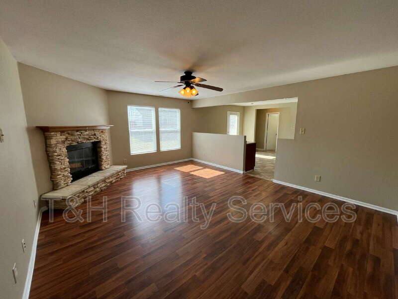 House for rent at 1422 Dowell St, Greenwood, IN 46143