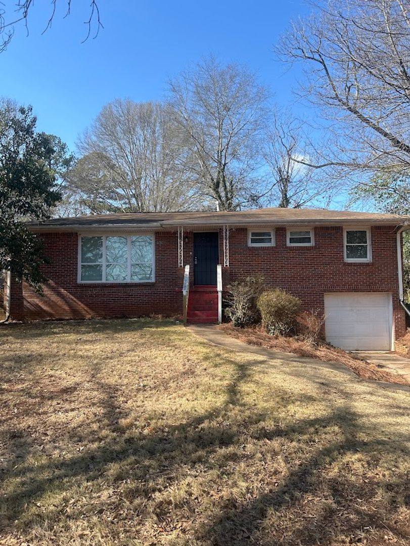House for rent at 3787 Redwing Circle, Decatur, GA 30032