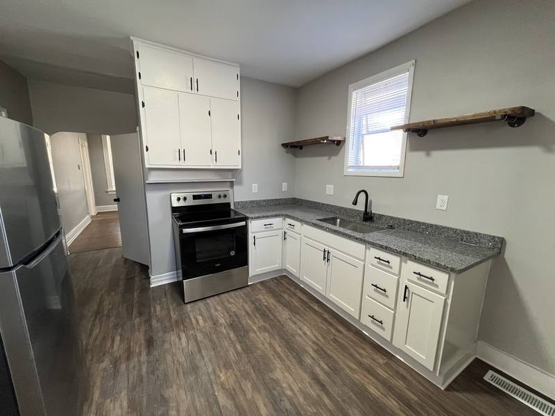 Apartment for rent at 220 W Park Ave, Columbus, OH 43223