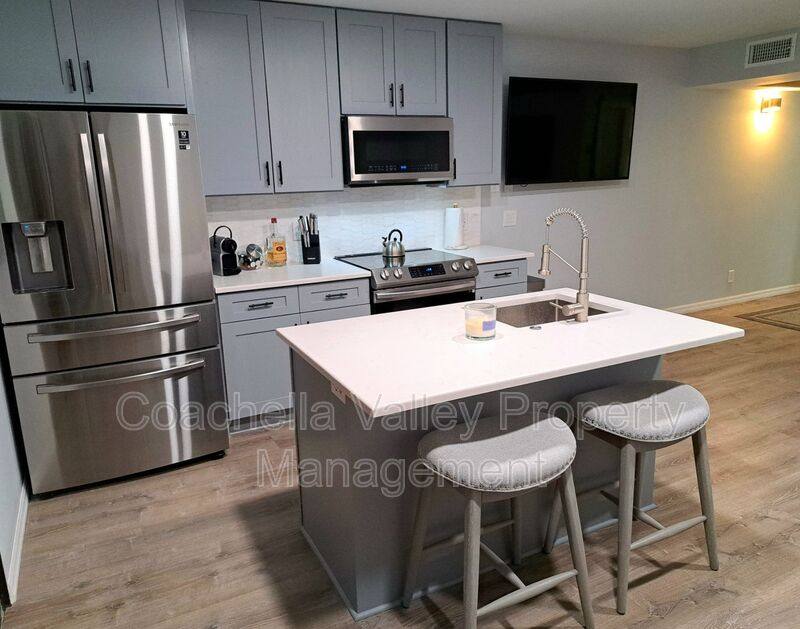 Condo for rent at 5300 E Waverly Dr #M4204, Palm Springs, CA 92264