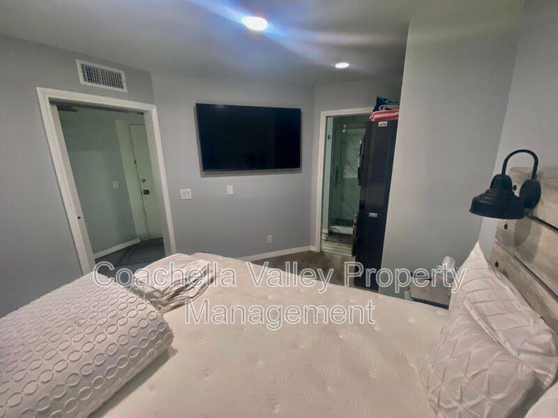 Condo for rent at 5300 E Waverly Dr #M4204, Palm Springs, CA 92264