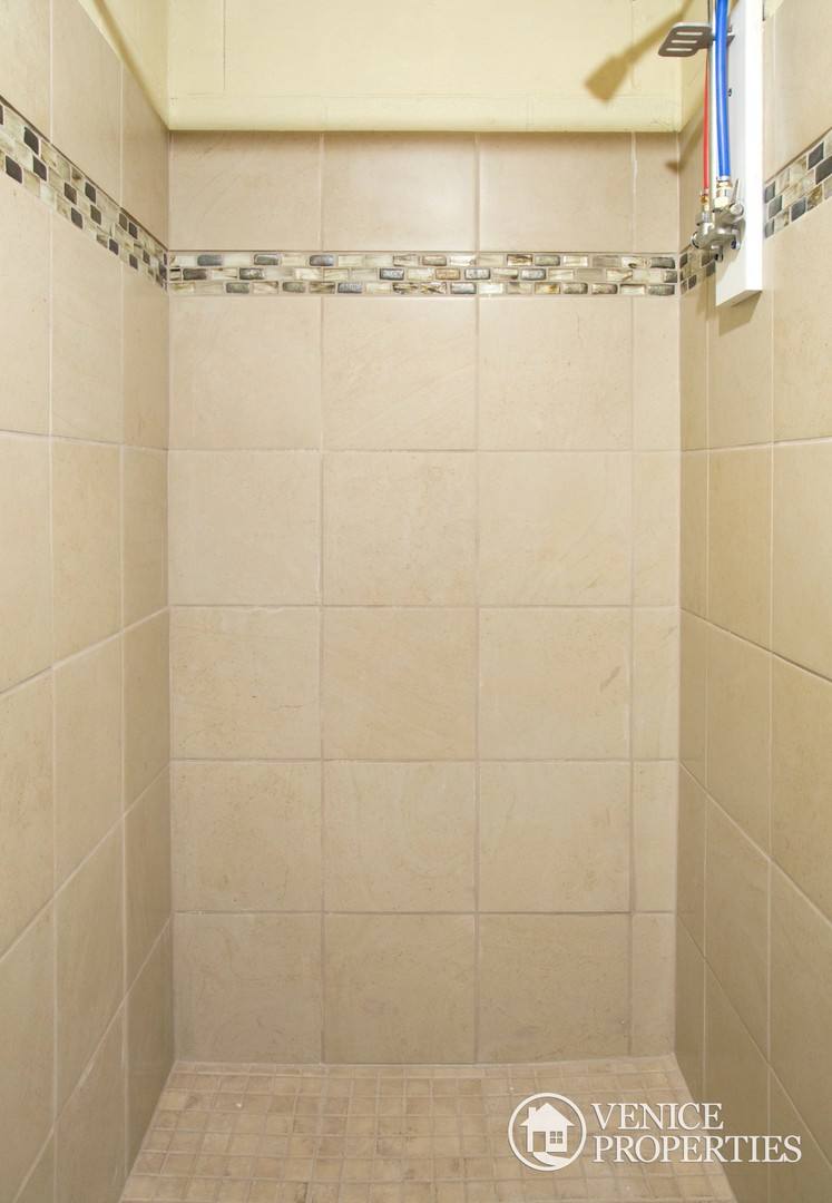 Townhouse for rent at 1659 N 4th St, Columbus, OH 43201