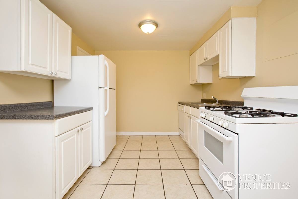 Townhouse for rent at 1659 N 4th St, Columbus, OH 43201