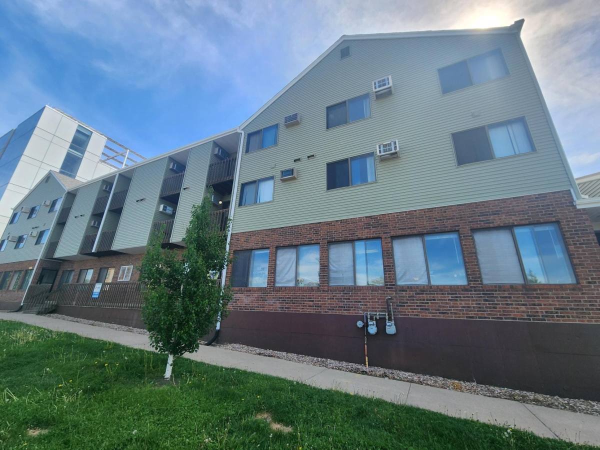 522 S Clinton St #313, Iowa City, IA 52240