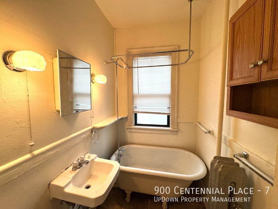 Apartment for rent at 900 Centennial Place, Minneapolis, MN 55404