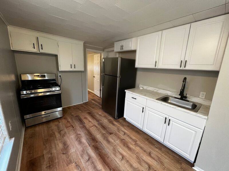 Apartment for rent at 14 Beechwood St #14 Front, Rochester, NY 14609