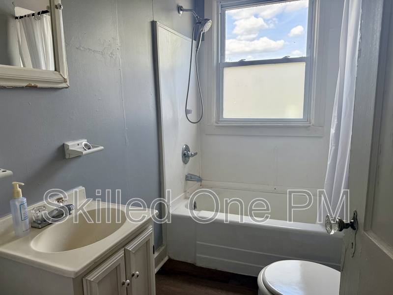 Apartment for rent at 205 Church St #4, Elkin, NC 28621