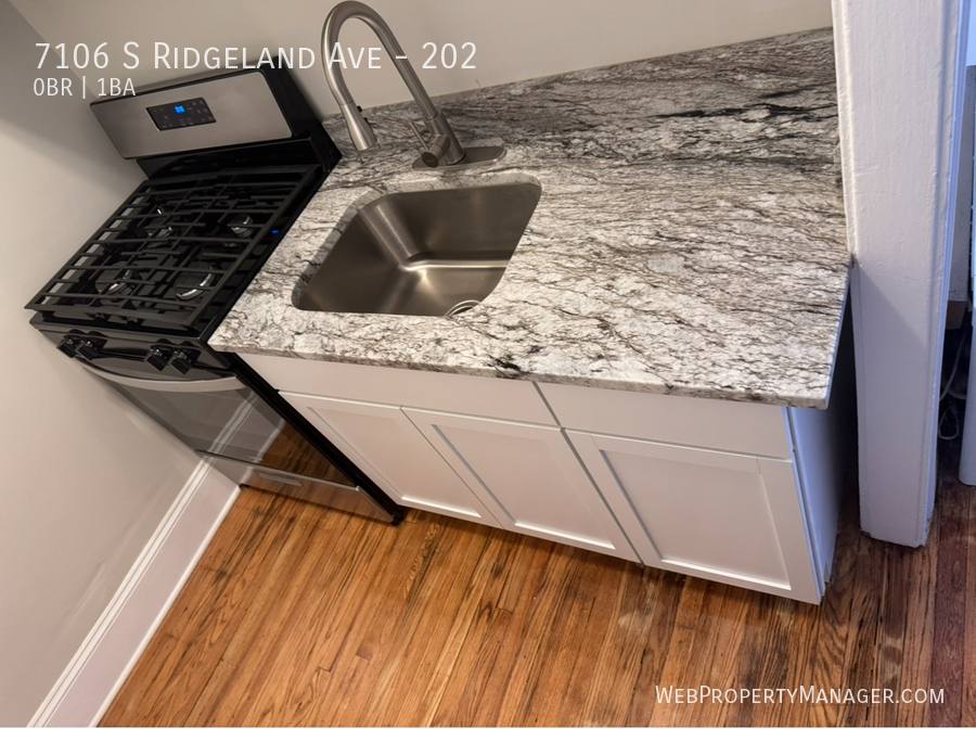 Apartment for rent at 7106 S Ridgeland Ave #202, Chicago, IL 60649