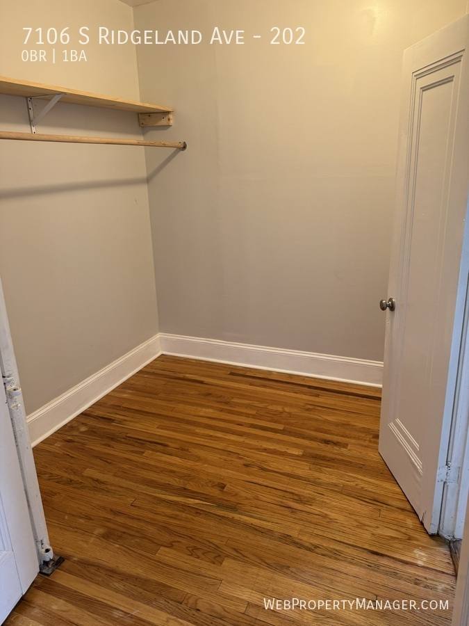 Apartment for rent at 7106 S Ridgeland Ave #202, Chicago, IL 60649