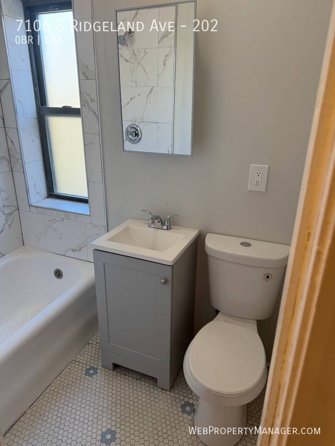 Apartment for rent at 7106 S Ridgeland Ave #202, Chicago, IL 60649