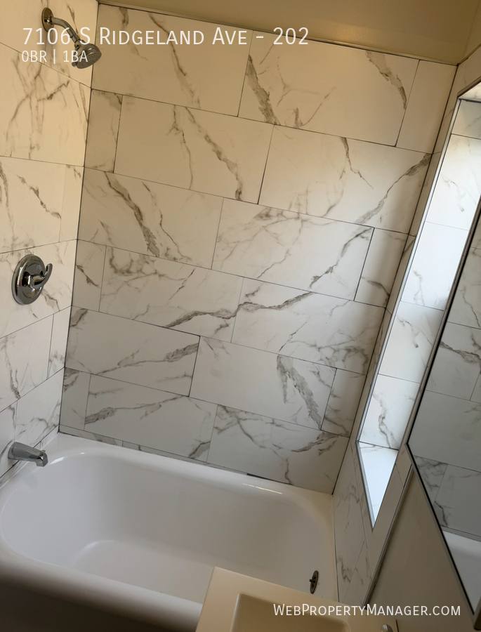 Apartment for rent at 7106 S Ridgeland Ave #202, Chicago, IL 60649