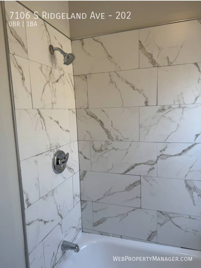 Apartment for rent at 7106 S Ridgeland Ave #202, Chicago, IL 60649
