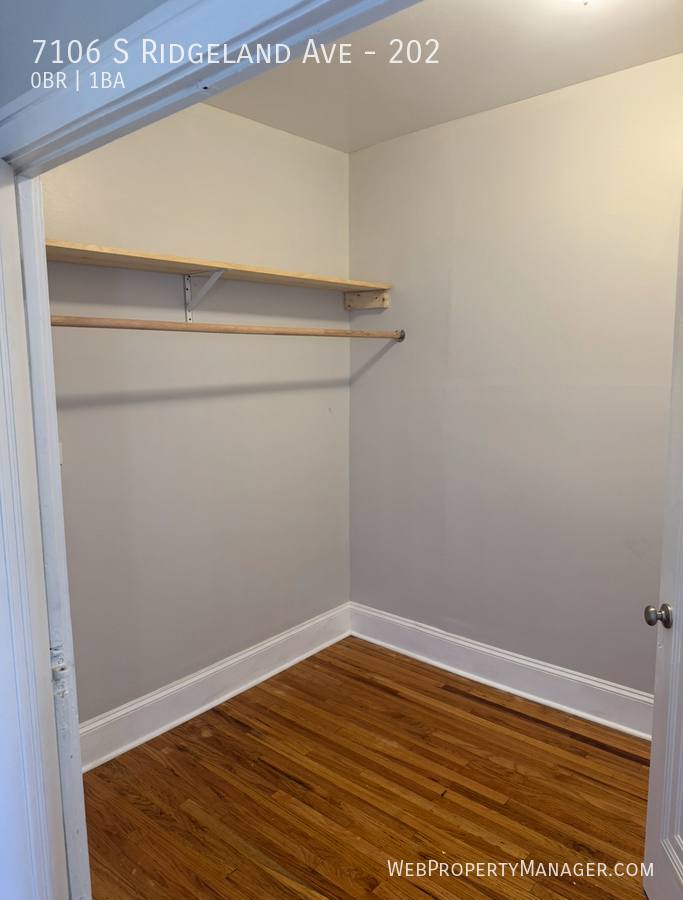 Apartment for rent at 7106 S Ridgeland Ave #202, Chicago, IL 60649