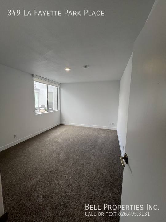 Apartment for rent at 349 La Fayette Park Place, Los Angeles, CA 90057