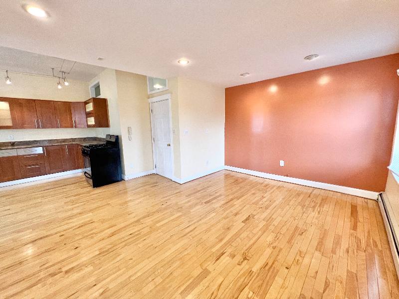Apartment for rent at 13 Messenger St #3F, Providence, RI 02903