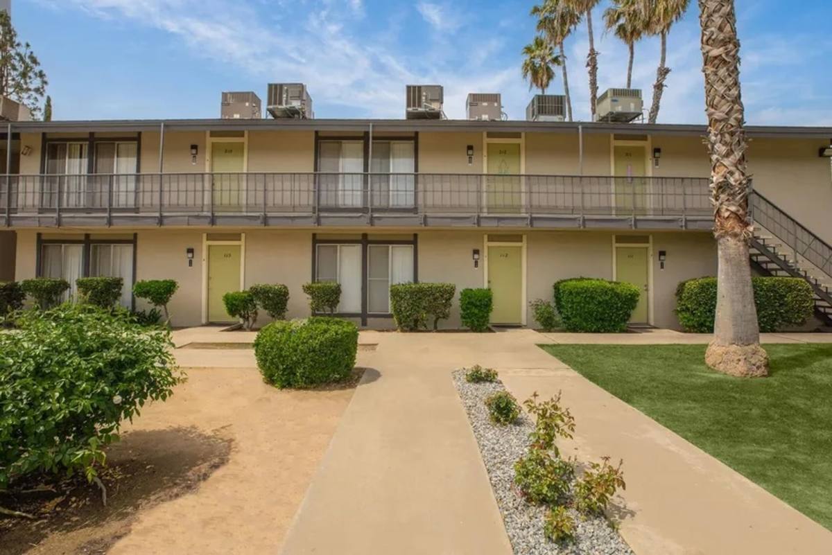Apartment for rent at 3294 E Dakota Ave, Fresno, CA 93726