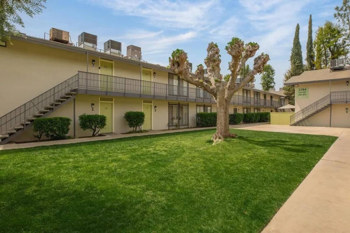 Apartment for rent at 3294 E Dakota Ave, Fresno, CA 93726