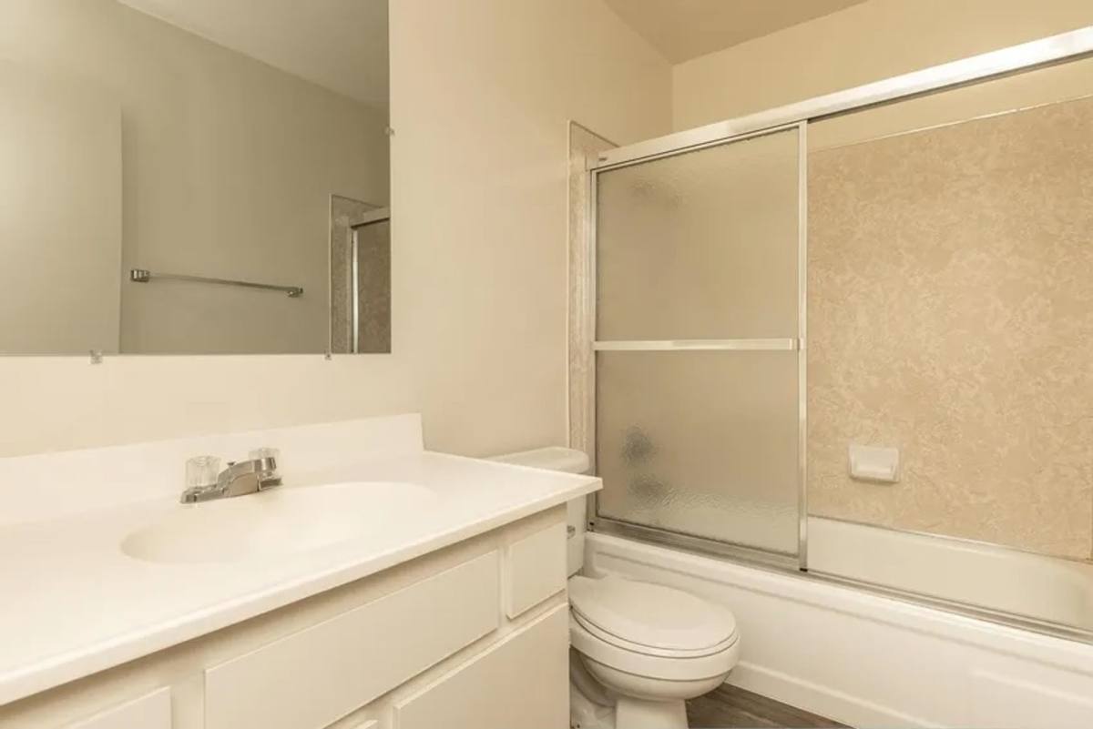 Apartment for rent at 3294 E Dakota Ave, Fresno, CA 93726