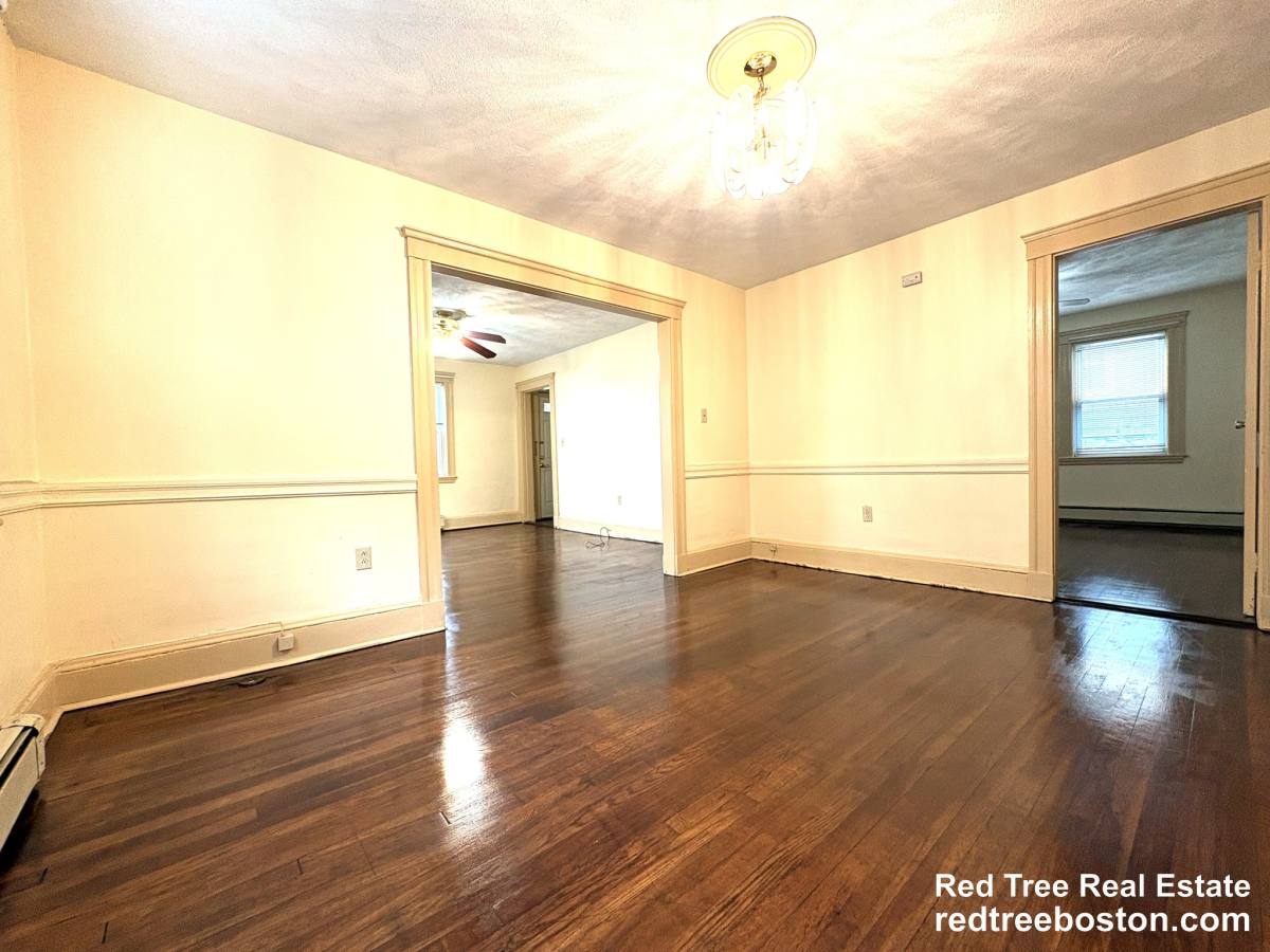 Apartment for rent at 595 Fellsway W #1, Medford, MA 02155