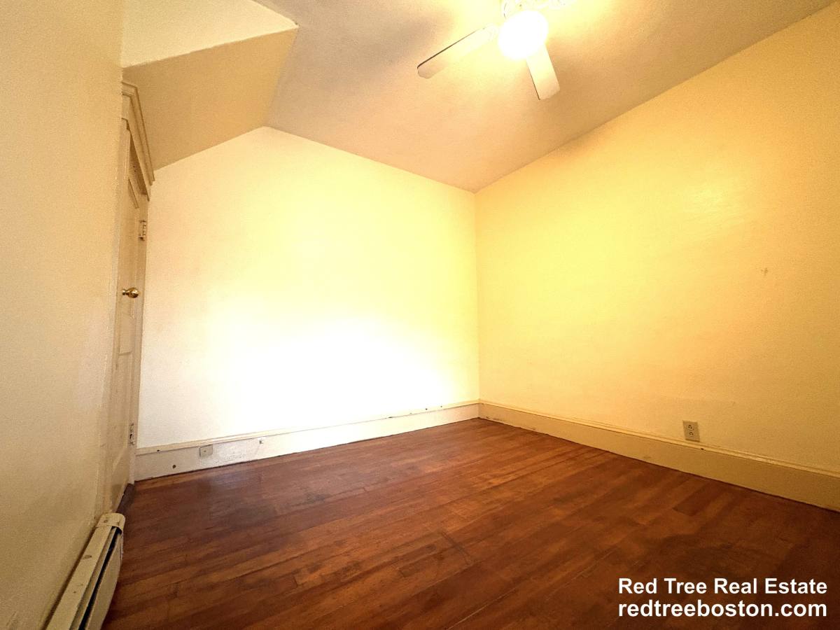 Apartment for rent at 595 Fellsway W #1, Medford, MA 02155