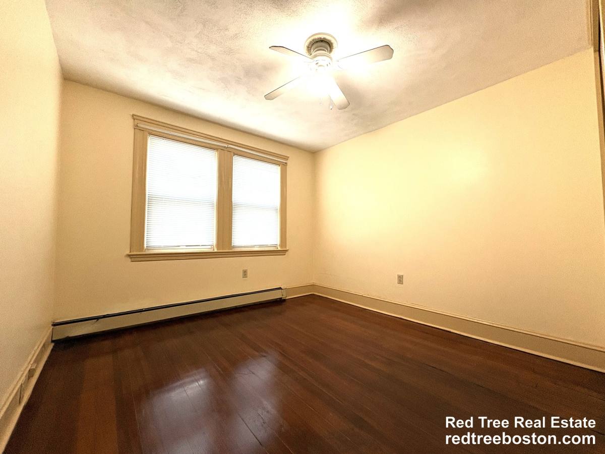 Apartment for rent at 595 Fellsway W #1, Medford, MA 02155
