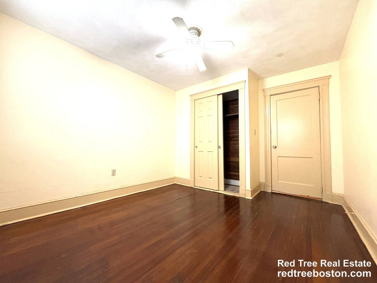Apartment for rent at 595 Fellsway W #1, Medford, MA 02155