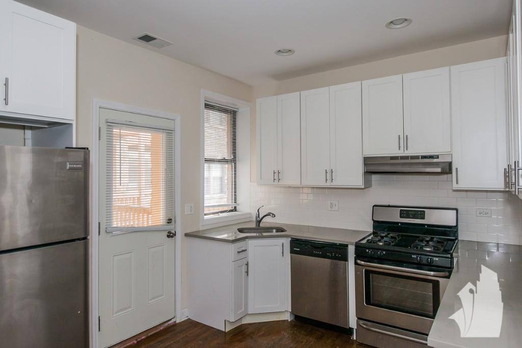 Apartment for rent at 1821 W Leland Ave #3, Chicago, IL 60640