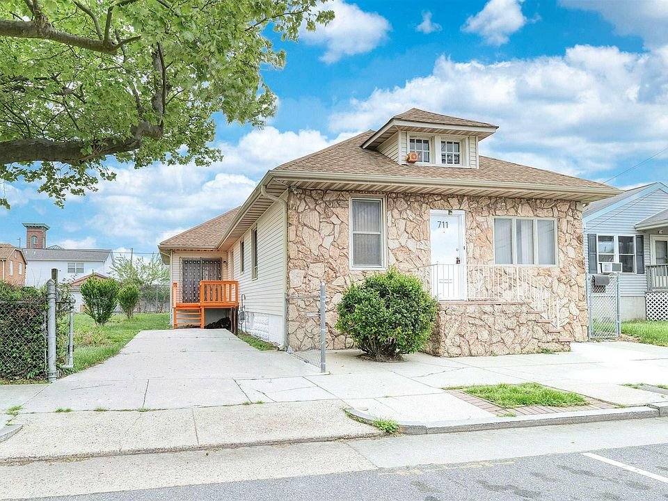 Apartment for rent at 711 N Ohio Ave #2, Atlantic City, NJ 08401