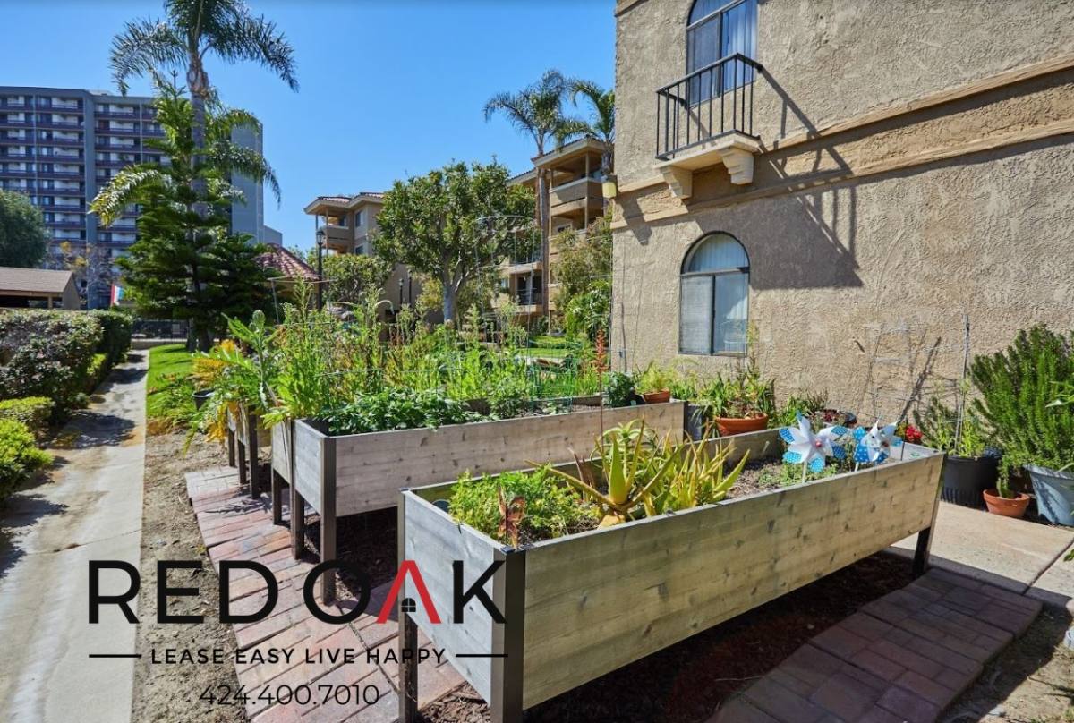 Condo for rent at 18700 Florida St #401, Huntington Beach, CA 92648