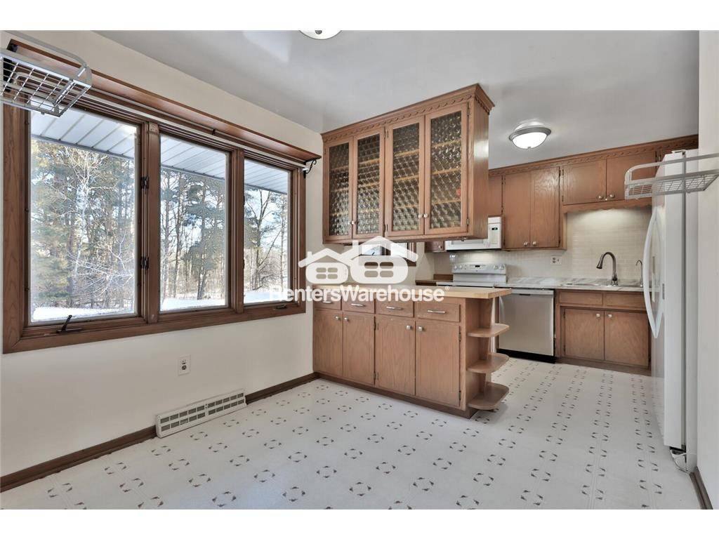 House for rent at 1241 Holly Dr E, Hugo, MN 55038