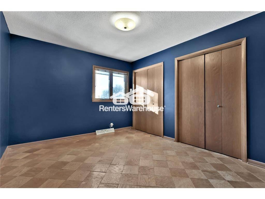 House for rent at 1241 Holly Dr E, Hugo, MN 55038