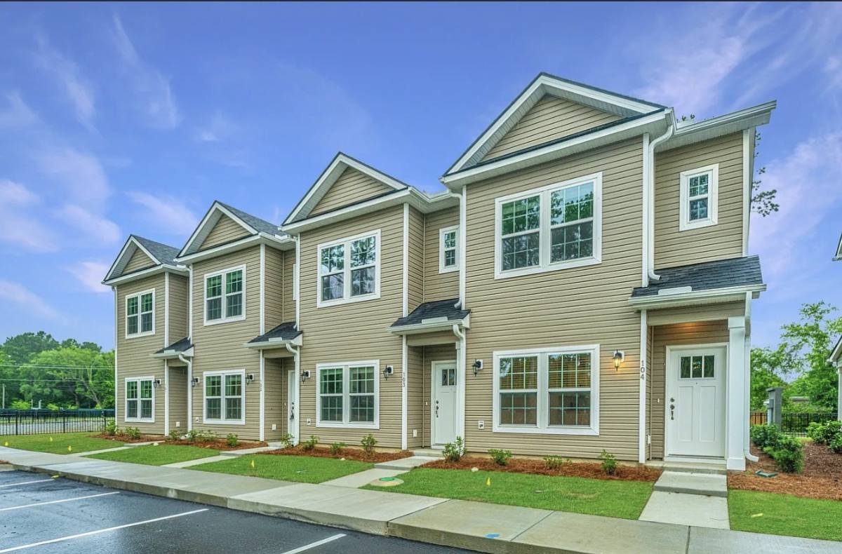 Townhouse for rent at 102 Twin Rivers Dr, Charleston, SC 29492