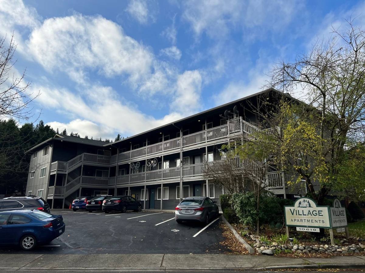 Apartment for rent at 10619 E Riverside Drive, 10620 NE, Bothell, WA 98011