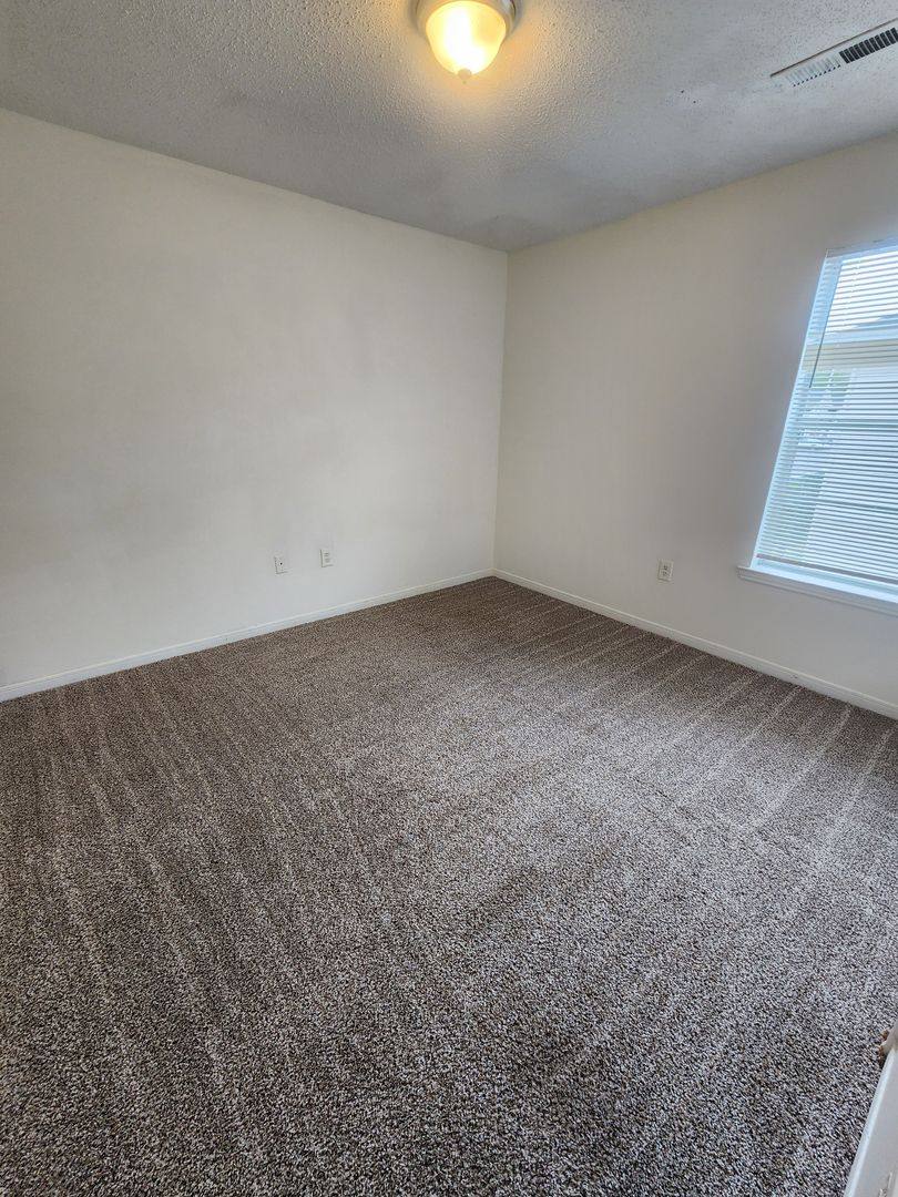 Apartment for rent at 306 Courtney Dr SW, Decatur, AL 35603