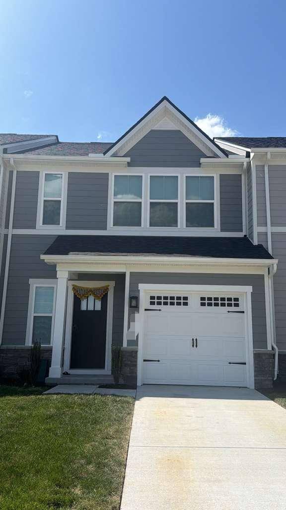 Townhouse for rent at 1081 Mountain View Dr, Thompsons Station, TN 37179