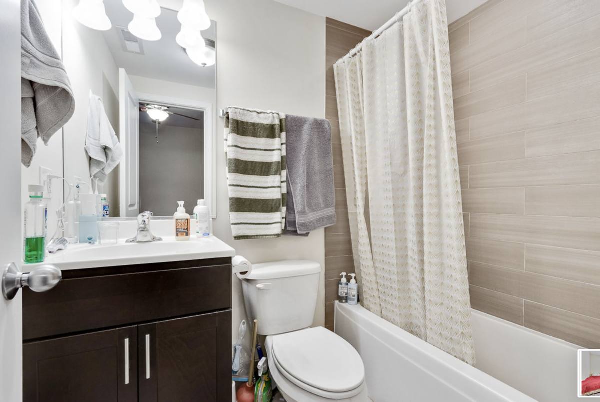 Apartment for rent at 1819 W Leland Ave #1, Chicago, IL 60640