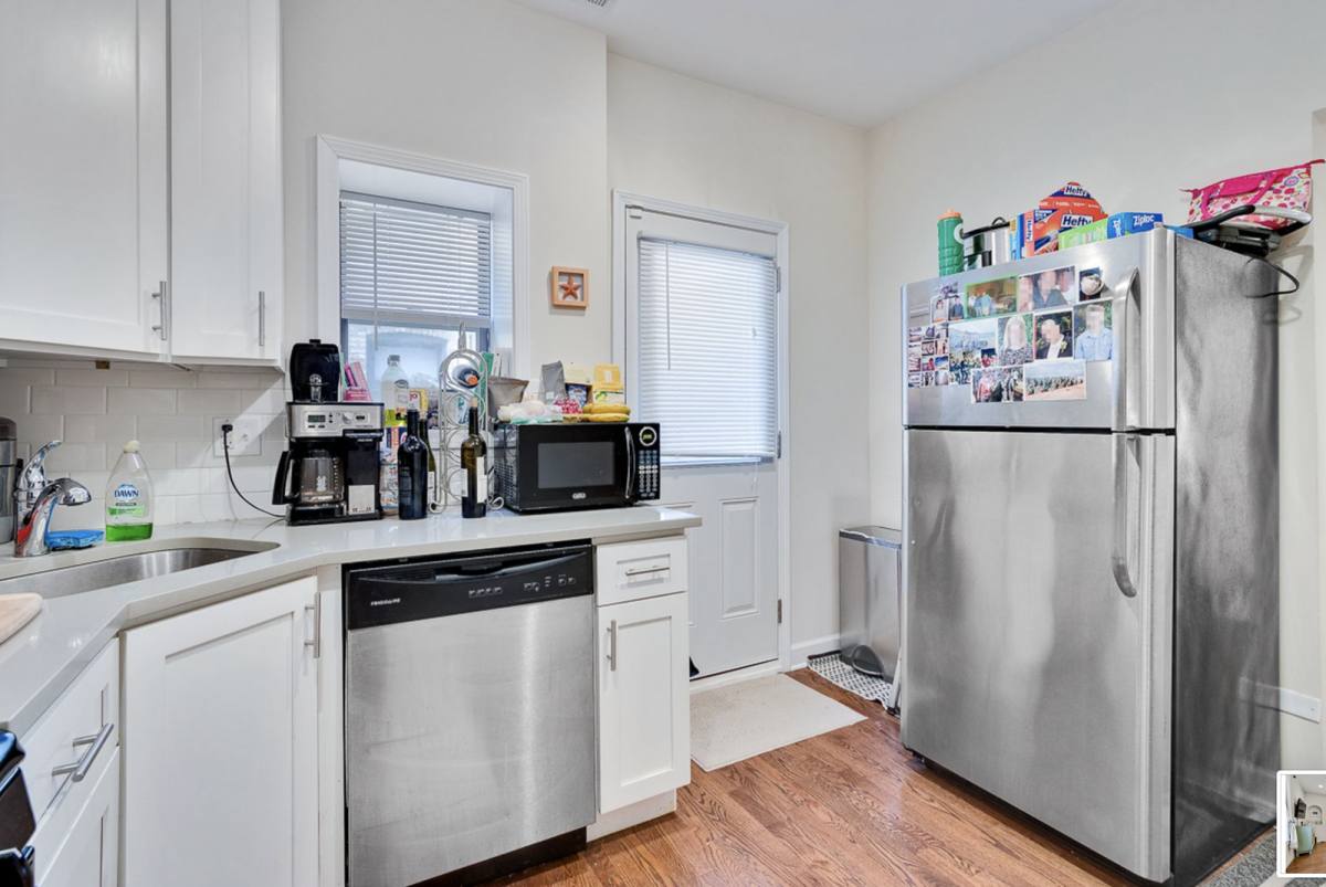 Apartment for rent at 1819 W Leland Ave #1, Chicago, IL 60640