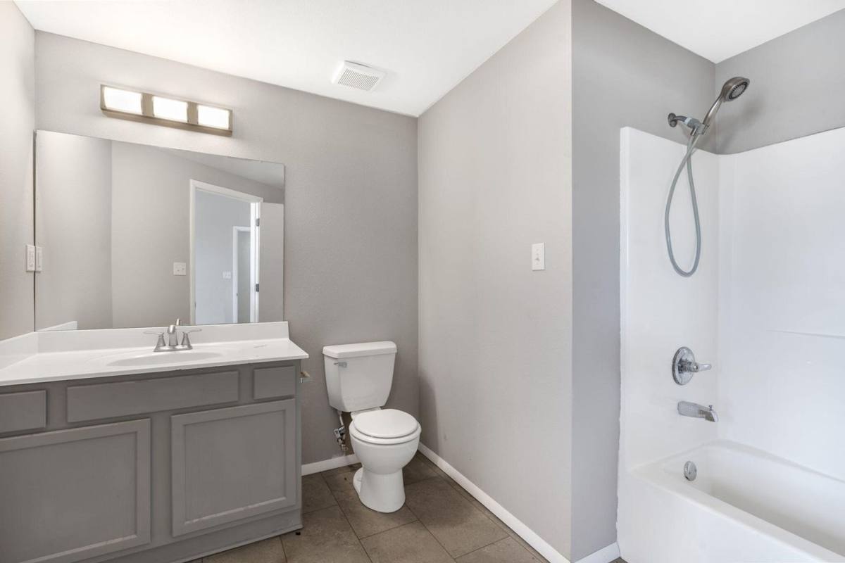 Townhouse for rent at 710 W Walnut, Springfield, MO 65806