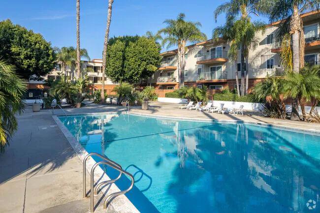 Apartment for rent at 400 N Acacia Ave #A33, Fullerton, CA 92831
