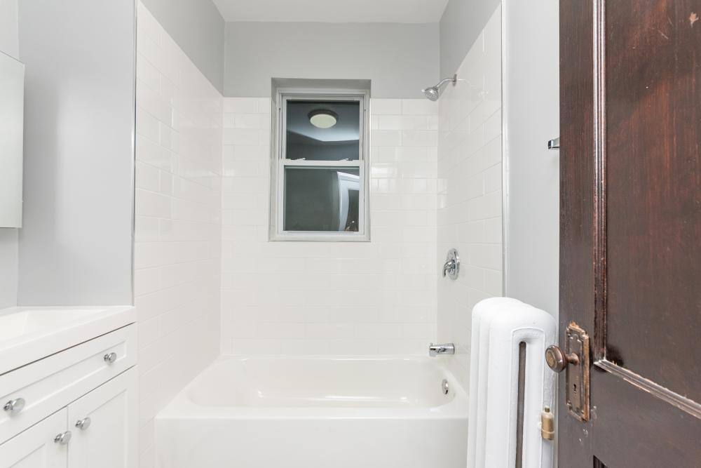 Apartment for rent at 2514 W Belle Plaine #2, Chicago, IL 60618