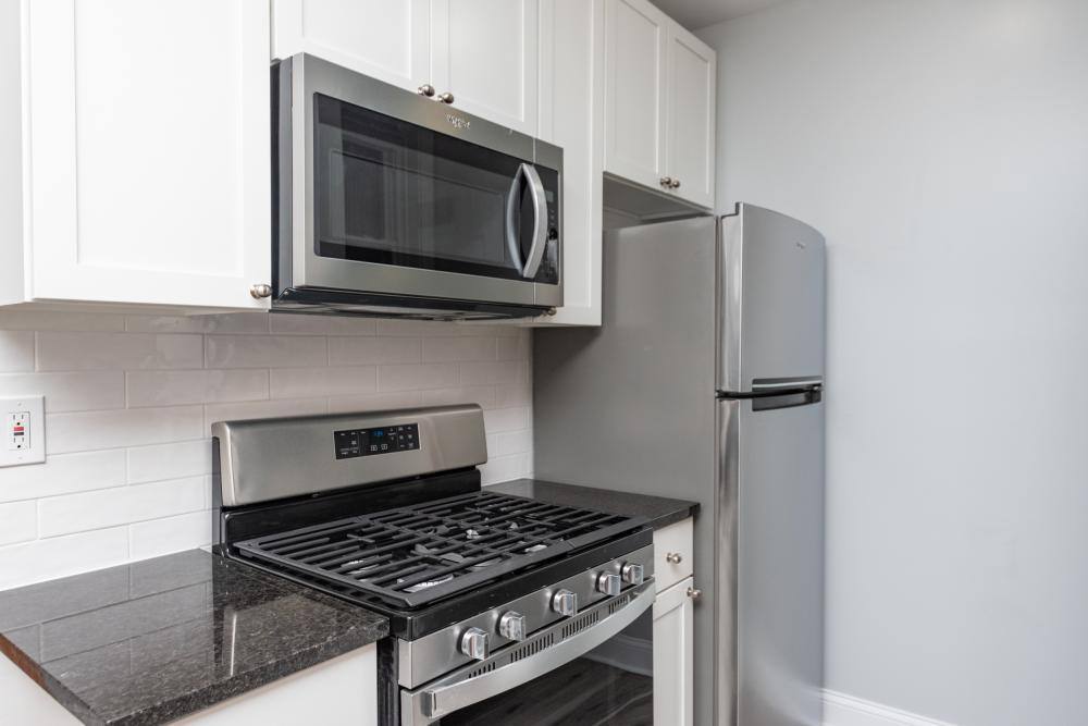 Apartment for rent at 2514 W Belle Plaine #2, Chicago, IL 60618