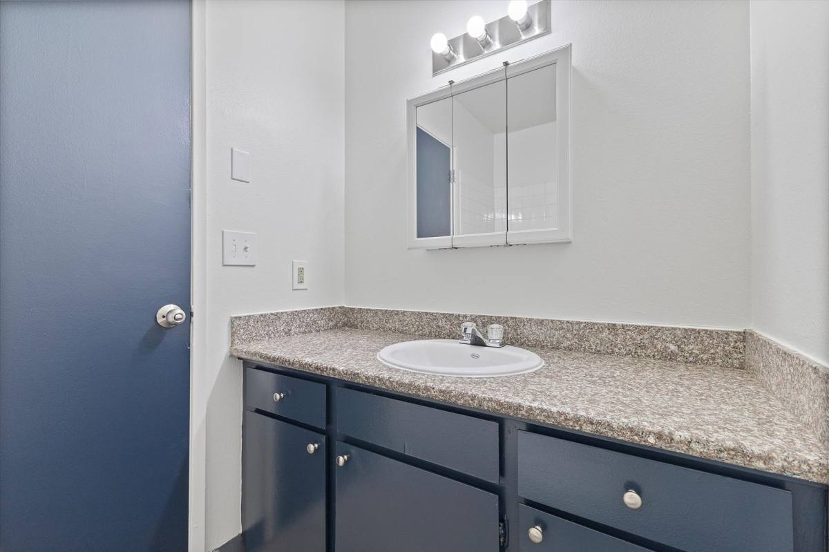 Apartment for rent at 16124 SE Alder St, Portland, OR 97233