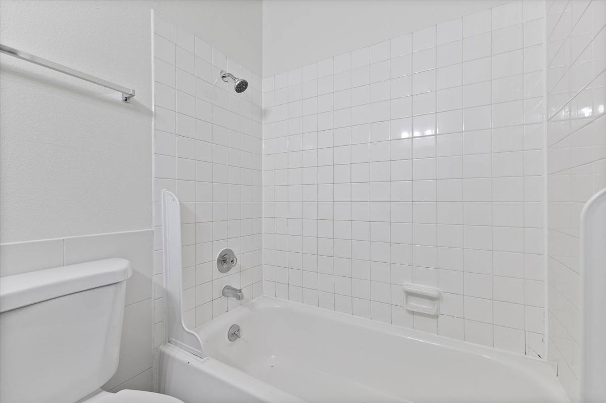 Apartment for rent at 16124 SE Alder St, Portland, OR 97233