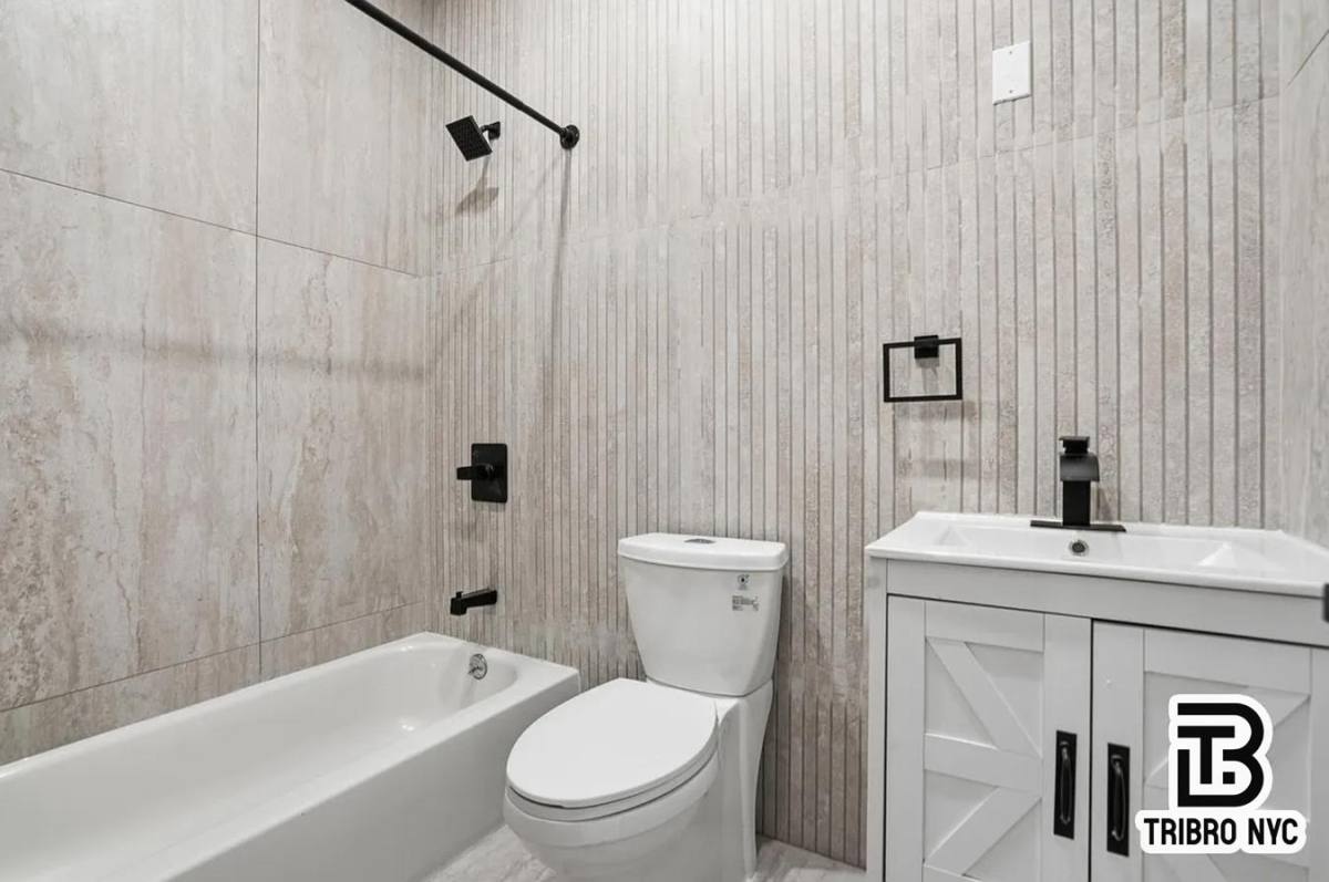 Apartment for rent at 1858 Putnam Ave, Ridgewood, NY 11385