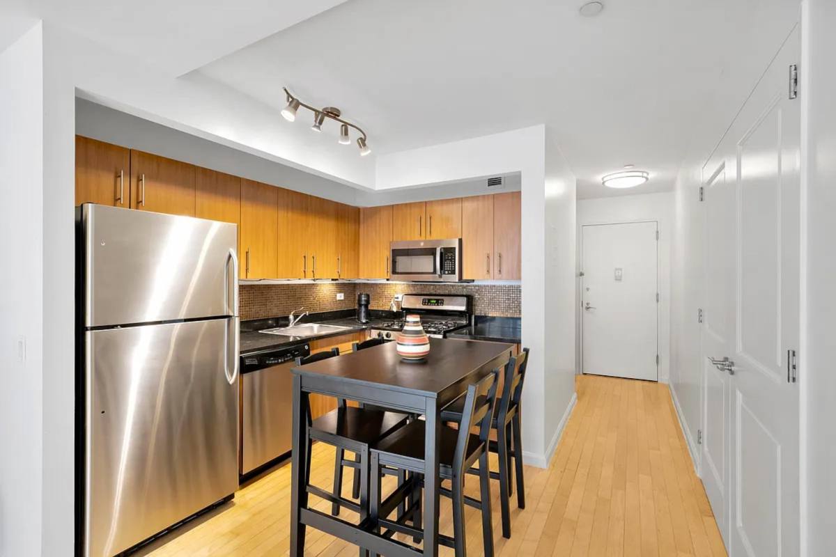 Apartment for rent at 20 W St #15K, New York, NY 10004