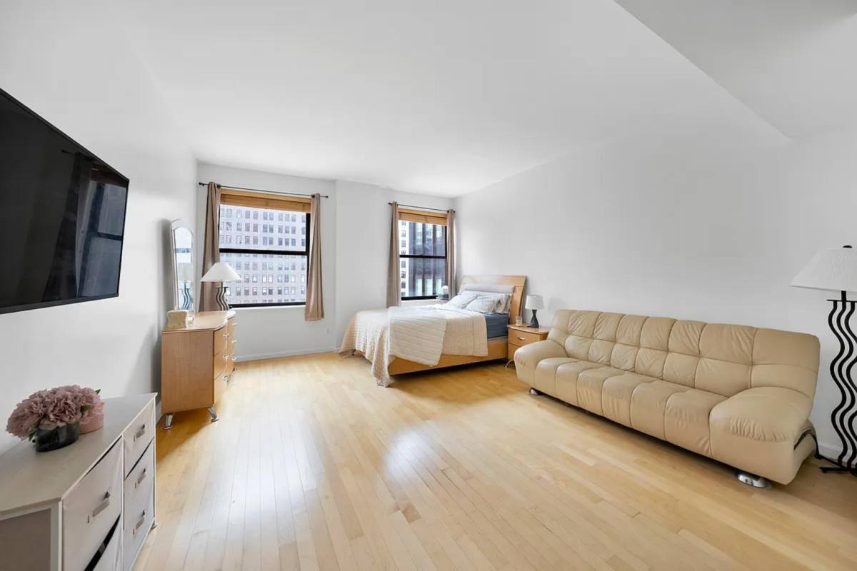 Apartment for rent at 20 W St #15K, New York, NY 10004