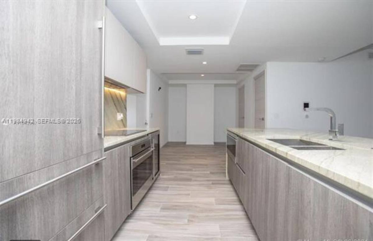 Apartment for rent at 801 S Miami Ave, Miami, FL 33130